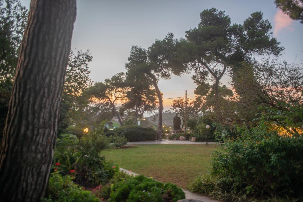 Beit Oren Hotel Exterior photo